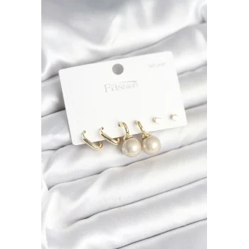 Pirinç Gold Renk İnci Detaylı 925 Gümüş Çivili Kadın Küpe Seti