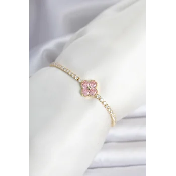 Pirinç Gold Renk Pembe Zirkon Taşlı Yonca Model Su Yolu Kadın Bileklik