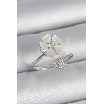 Pirinç Gümüş Renk Beyaz Mineli Çiçek Model Zirkon Taş Detay Kadın Yüzük