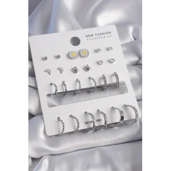 Pirinç Gümüş Renk Papatya Detaylı 12 Çiftli Kadın Küpe Seti