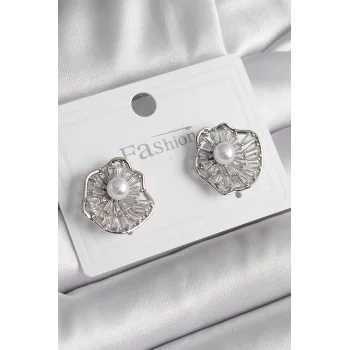 Pirinç Gümüş Renk Zirkon Taşlı Çiçek Model İnci Detay Kadın Küpe