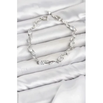 Pirinç Gümüş Renk Zirkon Taşlı Çiçek Model Kadın Bileklik