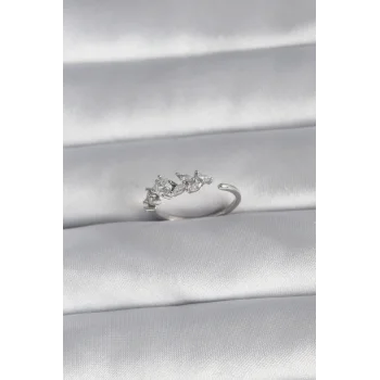 Pirinç Gümüş Renk Zirkon Taşlı Çiçek Model Kadın Yüzük