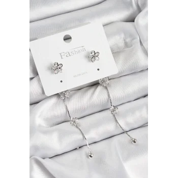 Pirinç Zirkon Taşlı Sallantılı Çiçek Model Gümüş Renk 925 Ayar Gümüş Çivi Kadın Küpe