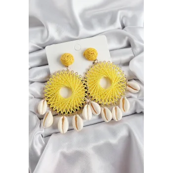 Sarı Hasır Örgü Sarmal Model Sallantılı Deniz Kabuğu Detaylı Gold Renk Kadın Küpe