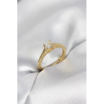 Tek Taş Gold Renk Zirkon Taşlı Model Kadın Yüzük