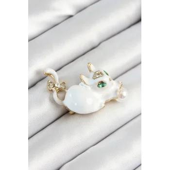 Zirkon Taşlı İnci Detaylı Beyaz 3D Kedi Figürlü Gold Renk Kadın Broş