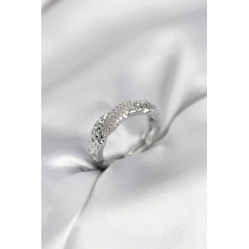 Zirkon Taşlı Puntalı Gümüş Renk Kadın Yüzük