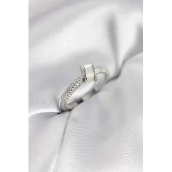 Zirkon Taşlı Sedefli Gümüş Renk Kadın Yüzük