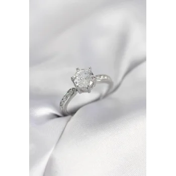 Zirkon Taşlı Tek Taş Model Gümüş Renk Kadın Yüzük