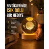 Ahşap Standlı Sarı Işıklı Dekoratif Küre Kız Figürü Tasarım