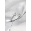 Gümüş Renk Zirkon Taşlı Tek Taş Model Kadın Yüzük
