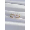 Pirinç Gold Renk Zirkon Taşlı Kıvrımlı İnci Çiçek Küpe