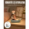 Romantik Sandal Üzerinde Çift Figürü LED Gece Lambası Masa Dekoru Yeni Nesil
