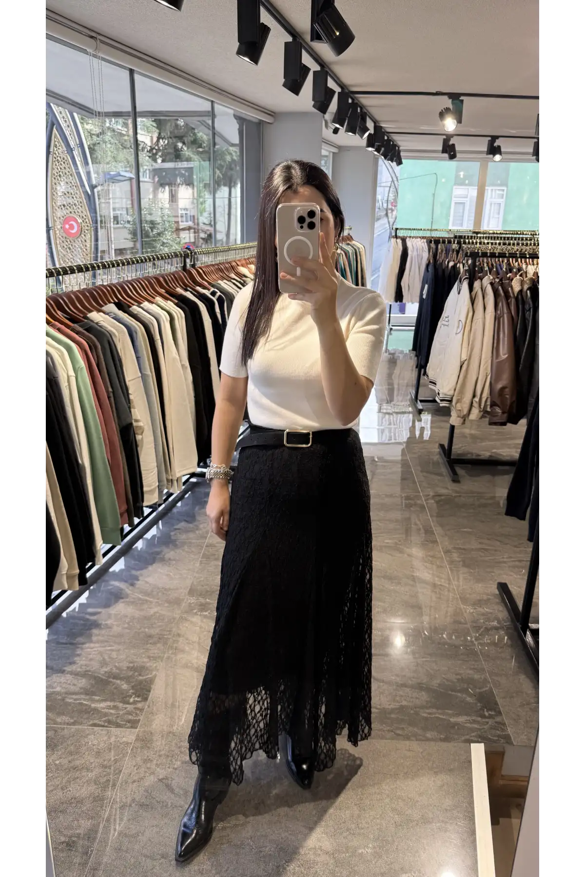 Siyah Astarlı Dantel Etek