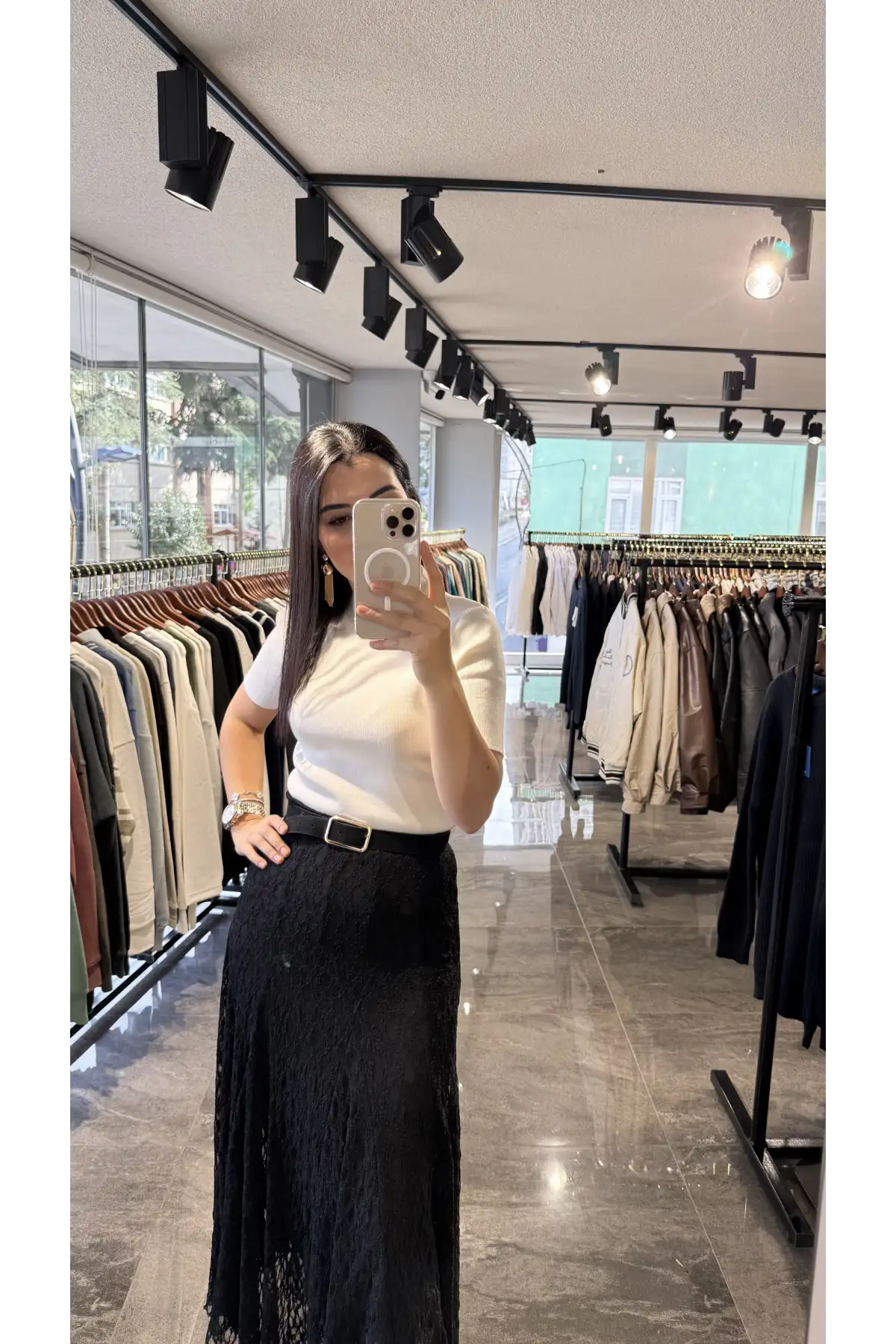 Siyah Astarlı Dantel Etek