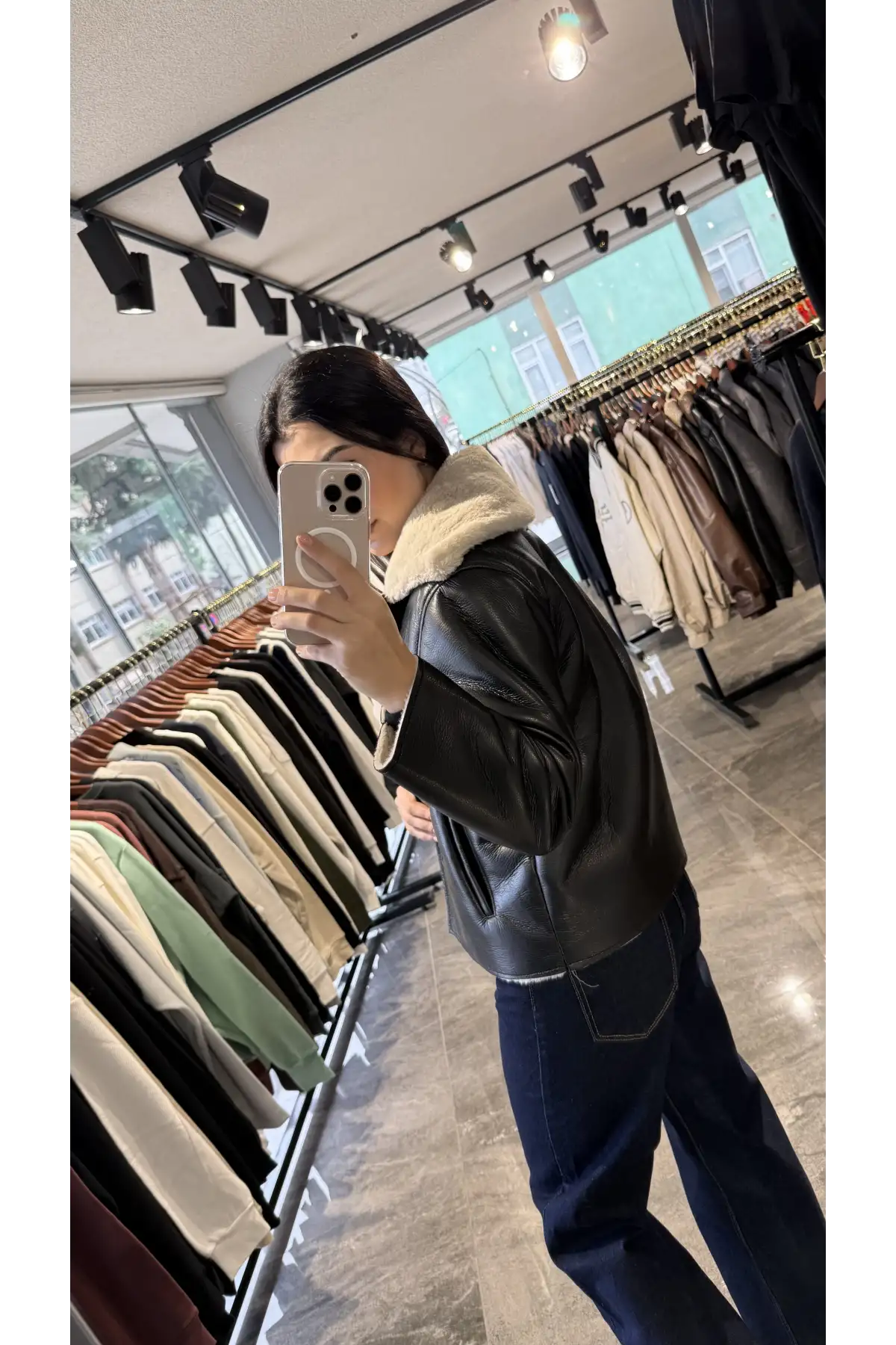 Yandan Cepli İçi Kürklü Siyah Deri Ceket