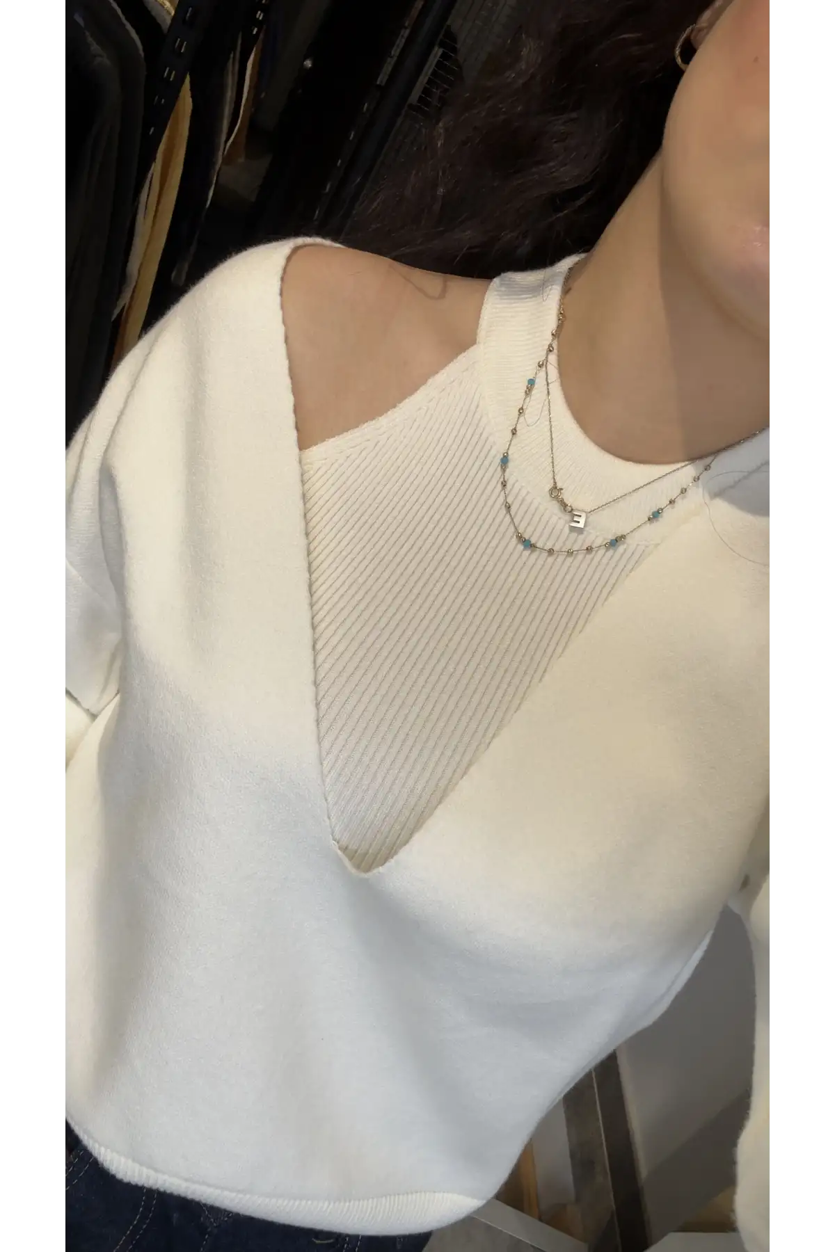Beyaz İkili V Yaka Kazak