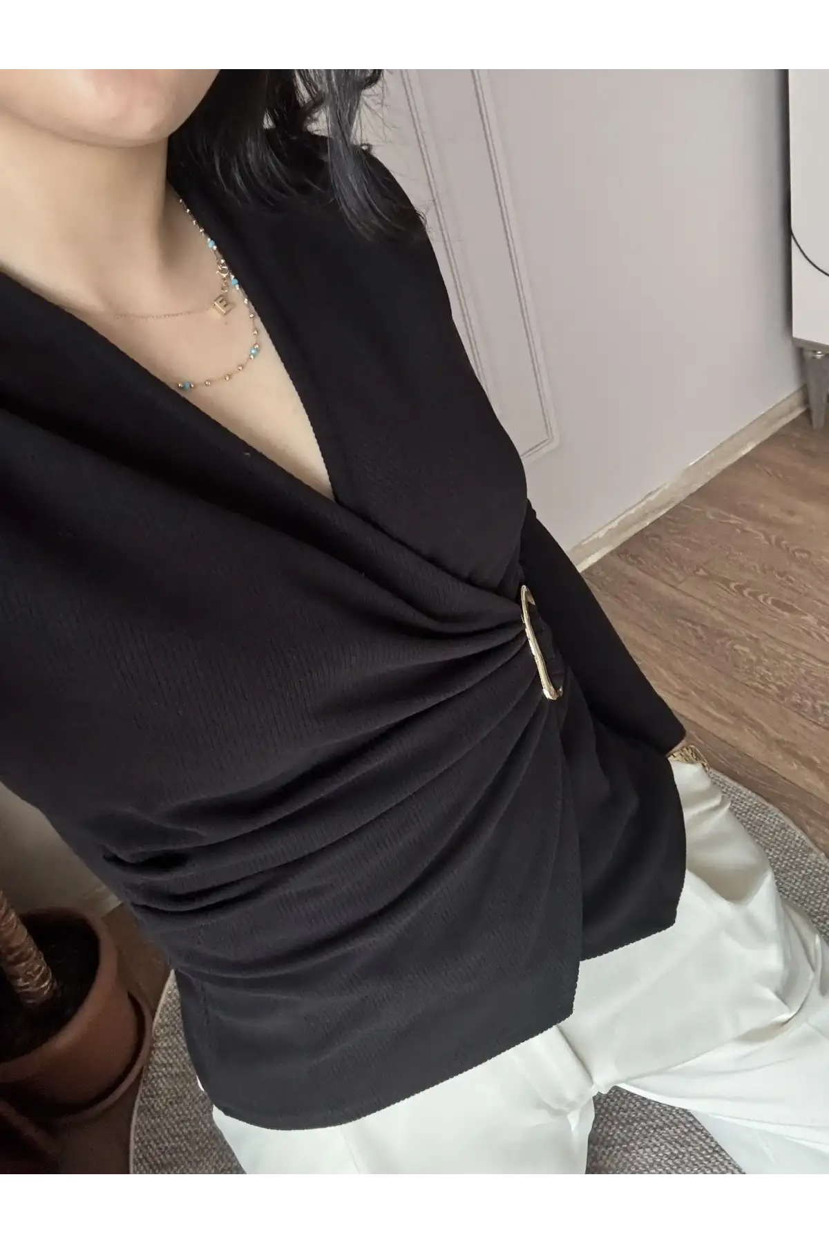 Toka Detaylı Siyah Body