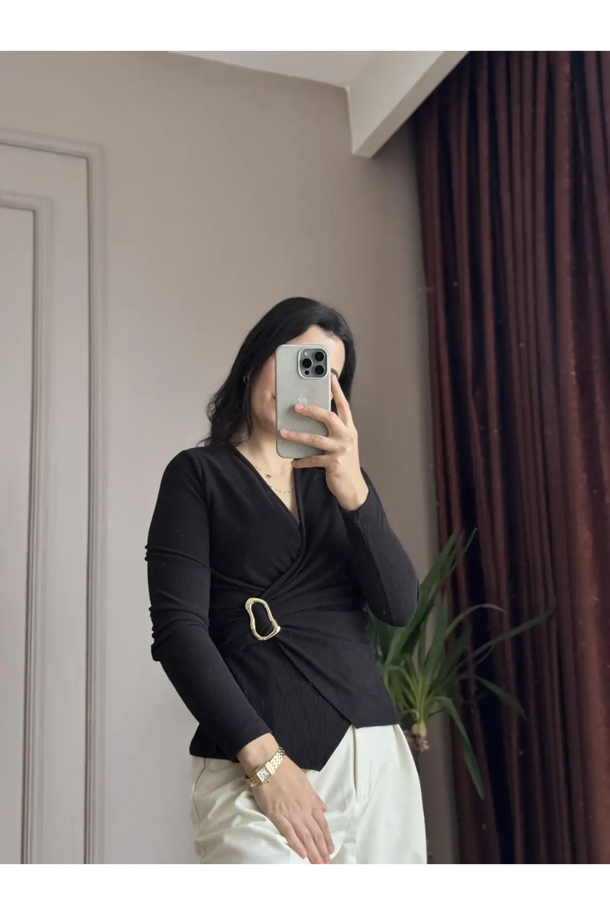 Toka Detaylı Siyah Body