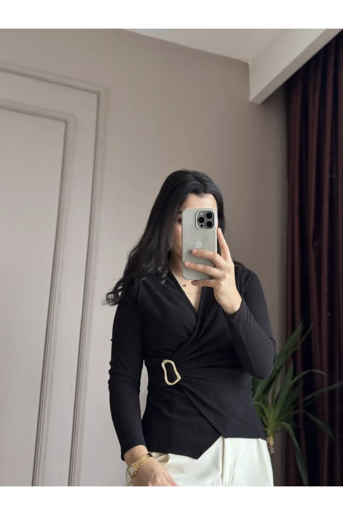 Toka Detaylı Siyah Body