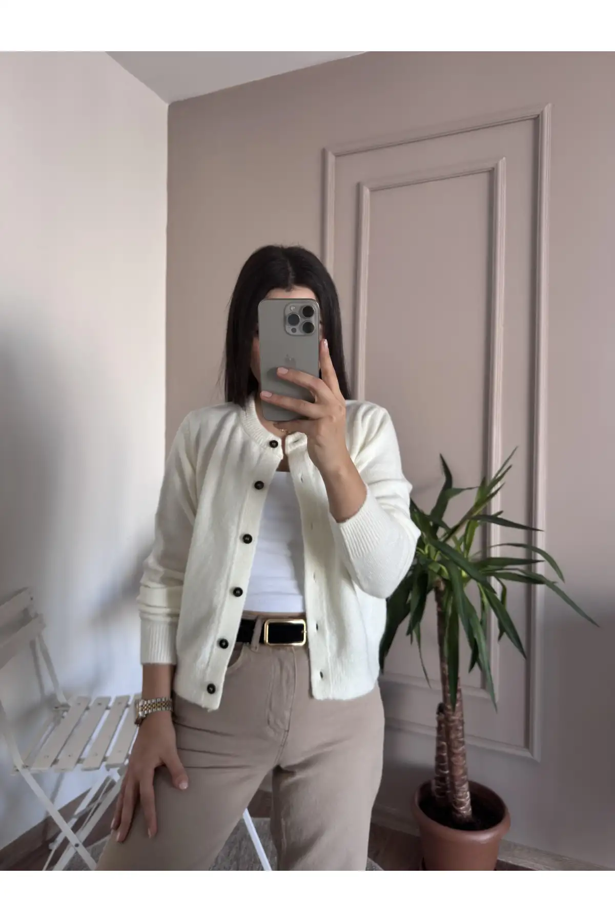 Düğmeli Yumoş Ekru Triko Hırka