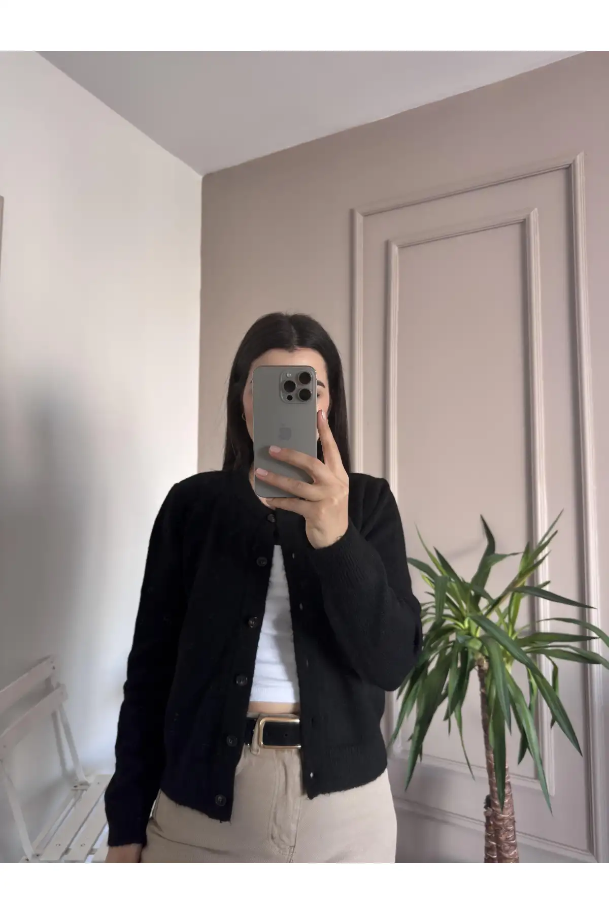 Düğmeli Yumoş Siyah Triko Hırka