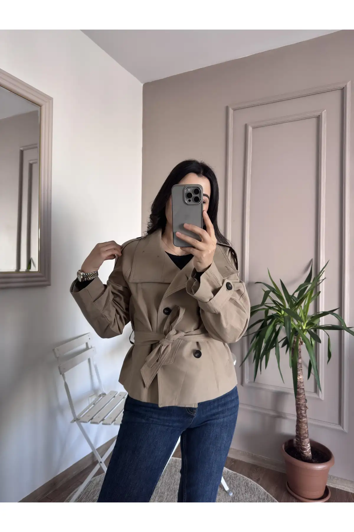 Yandan Cepli Düğmeli Bej Kısa Trençkot