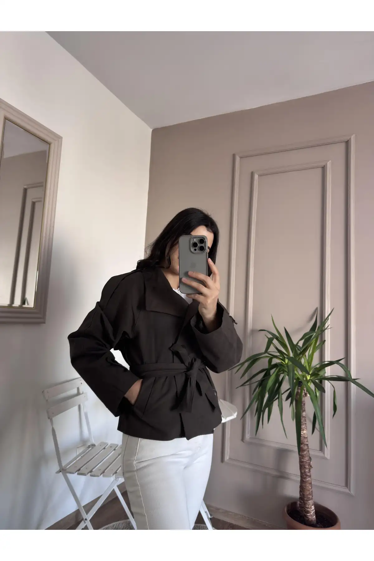 Yandan Cepli Düğmeli Kahverengi Kısa Trençkot