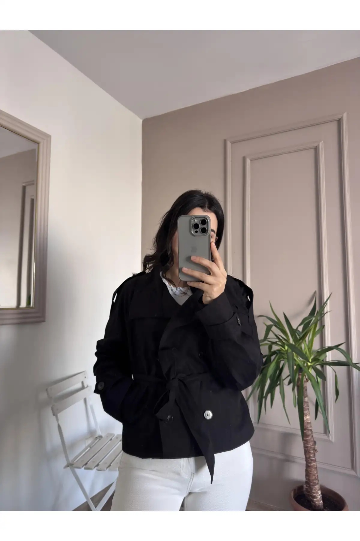 Yandan Cepli Düğmeli Siyah Kısa Trençkot