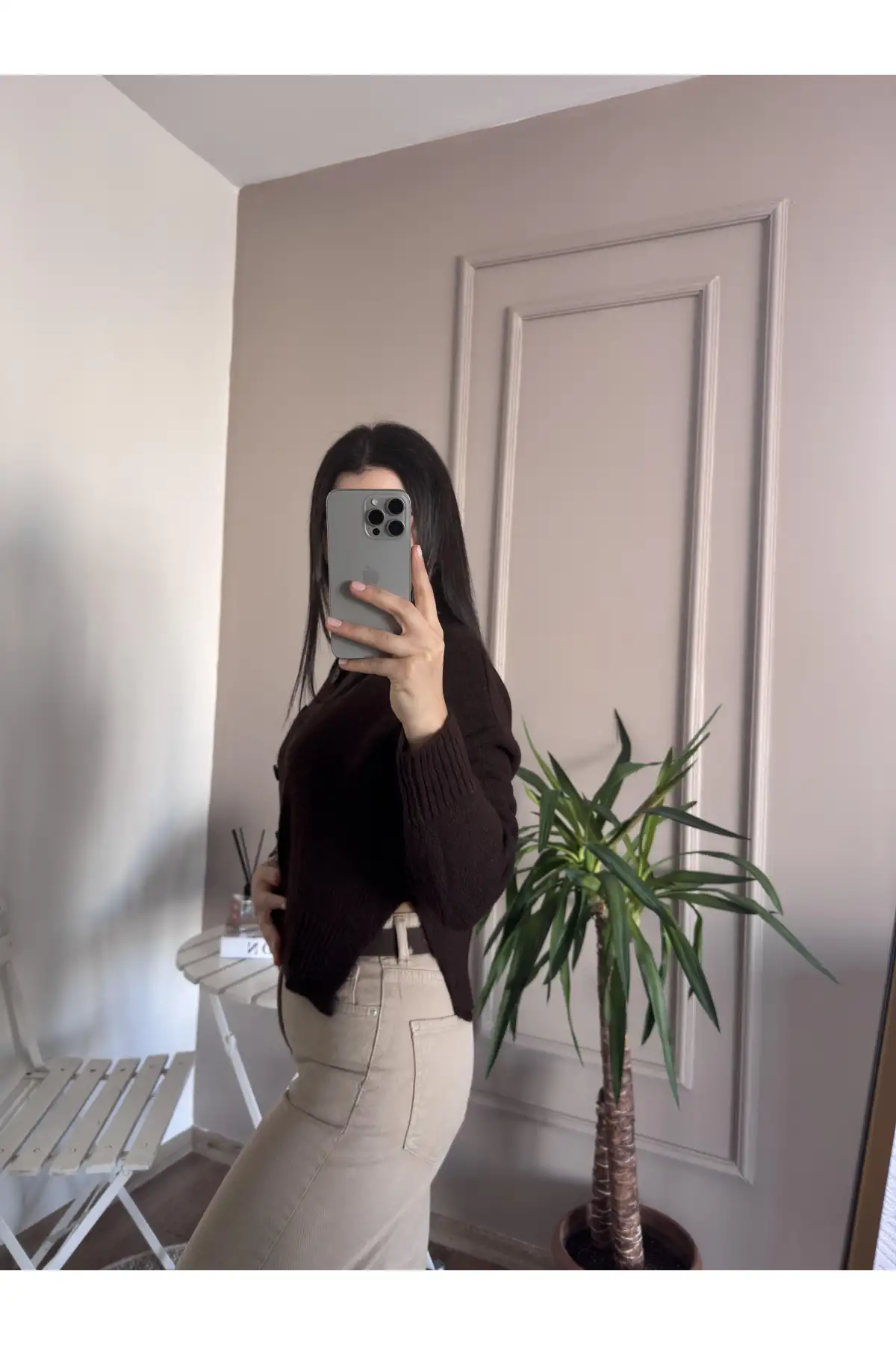 Yandan Yırtmaçlı Düğmeli Kahverengi Triko Hırka