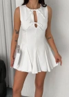 Göğüs Bağlamalı Kolsuz Mini Boy Elbise - Beyaz