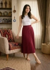 Kadın 90 Cm Saten Kumaş Pliseli Midi Etek Şık ve Zarif Tasarım - Bordo