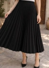 Kadın 90 Cm Saten Kumaş Pliseli Midi Etek Şık ve Zarif Tasarım - Siyah
