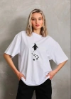 Kadın Nihilist Penguen Temalı Oversize Bisiklet Yaka Tişört - Beyaz