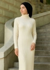 Kadın Tesettür Triko Elbise Boğazlı Uzun Fitilli Dokuma Esnek Tam Kalıp 130 cm - Beyaz