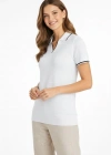Kadın Triko Kumaş Yakalı Düğmesiz Açık Yaka Fitilli Kısa Kollu Regular Fit Tişört T-shirt - Beyaz