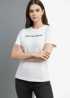 Kadın Wafıl Kumaş Tişört Regular Kalıp Bisiklet Yaka Baskılı Günlük Basic T-Shirt - Beyaz