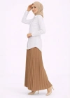 Tesettür Beyaz Gömlekli Pliseli Etek İkili Takım Gündelik ve Ofis Şıklığı - Kahverengi