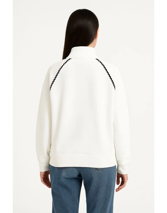 Kadın Oversize Dik Yaka Fermuarlı Sweatshirt - Zincir Nakışli Kanguru Cepli, - Beyaz