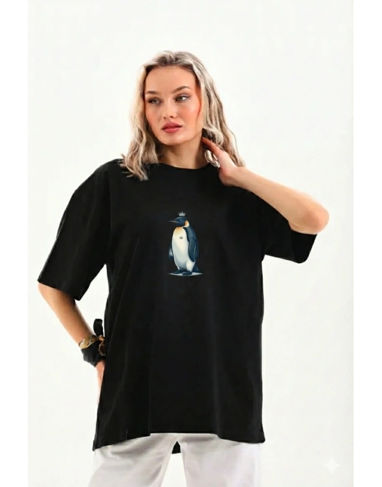 Kadın Oversize Tişört - Sırt Baskılı Survivor Penguin Temalı Felsefi Yazılı - Siyah