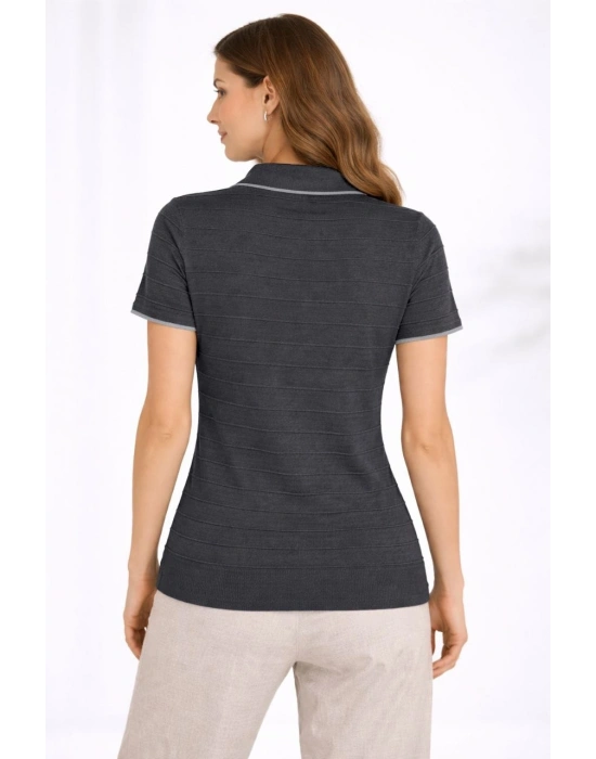 Kadın Triko Kumaş Yakalı Düğmesiz Açık Yaka Fitilli Kısa Kollu Regular Fit Tişört T-shirt - Siyah