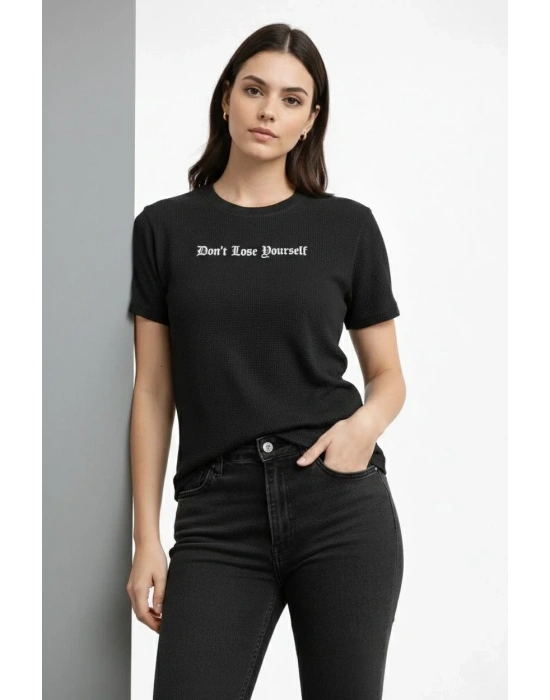 Kadın Wafıl Kumaş Tişört Regular Kalıp Bisiklet Yaka Baskılı Günlük Basic T-Shirt - Siyah