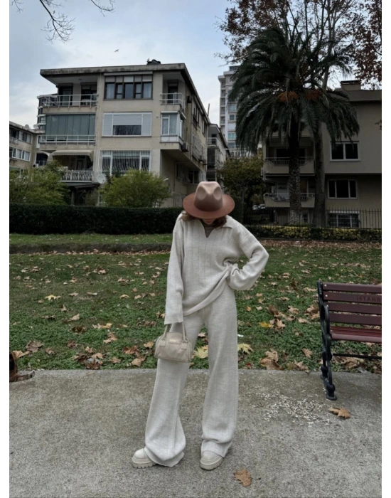 Yakalı Cizgi Detaylı Triko İkili Takım - Beyaz