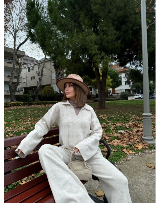 Yakalı Cizgi Detaylı Triko İkili Takım - Beyaz