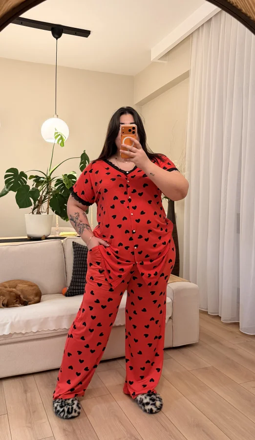 Düğmeli Geniş Kesim Esnek Pamuklu Pijama Takımı - Kırmızı Kalpli