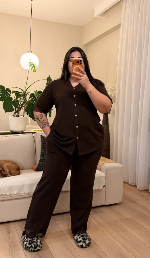 Düğmeli Dantel Detaylı Pamuklu Pijama Takımı - Kahverengi