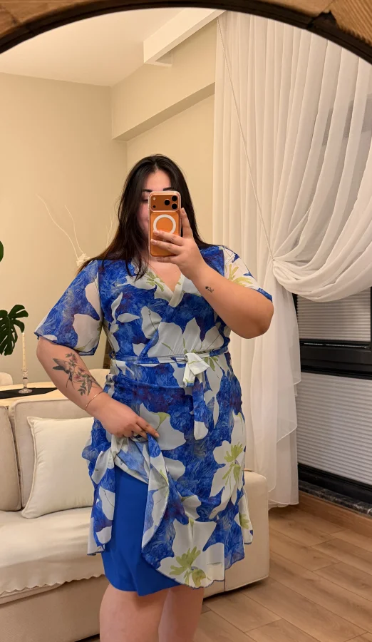 Kuşaklı Anvelop Astarlı Elbise - Mavi Çiçekli