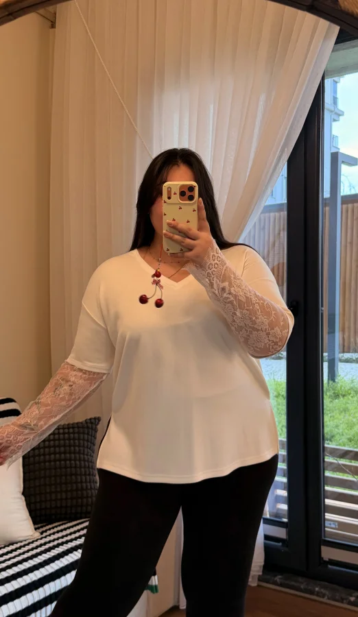 Dantel Detaylı V Yaka Modal Tişört - Beyaz