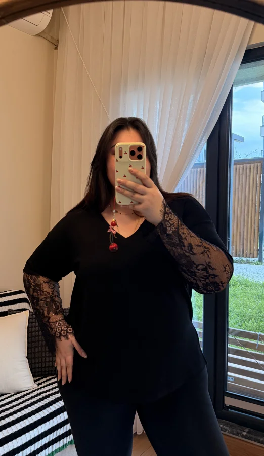 Dantel Detaylı V Yaka Modal Tişört - Siyah